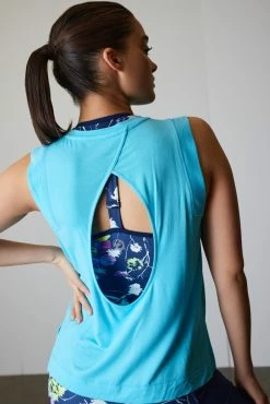 Layering Elements Muscle Tank 20 Layering Elements Muscle Tank -Natori Sales Shop 220209 Natori S22 Marketing 008 0083 39427.1651856535