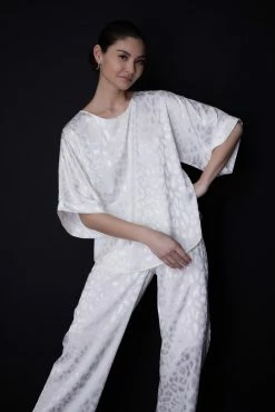 Decadence Pullover PJ -Natori Sales Shop 220209 Natori S22 Marketing 021 0034 37185.1668454187