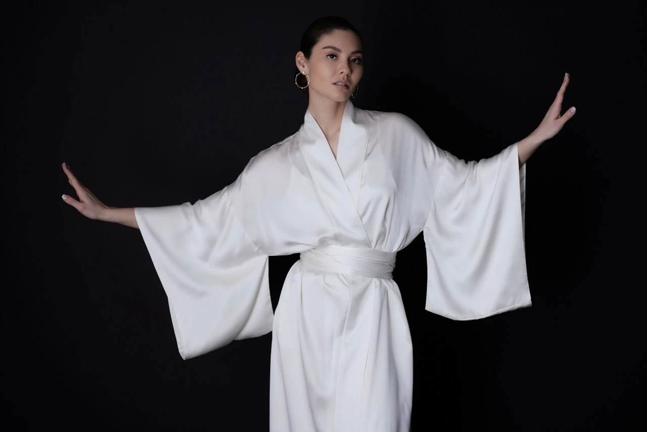 Key Essentials Silk Kimono Robe 4 Key Essentials Silk Kimono Robe - Image 4