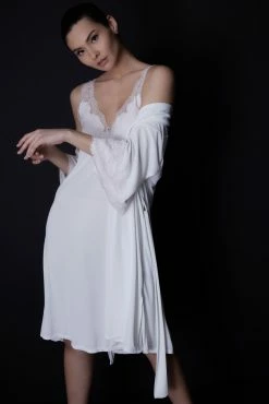 Enchant V-Neck Slip -Natori Sales Shop 220209 Natori S22 Marketing 035 0098 58371.1650396547