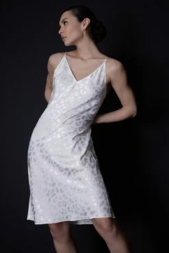 Decadence V-Neck Chemise -Natori Sales Shop 220209 Natori S22 Marketing 039 0052 47603.1650395910