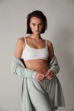 Limitless Convertible Sports Bralette -Natori Sales Shop 755195 WHT 3 40880.1621034342