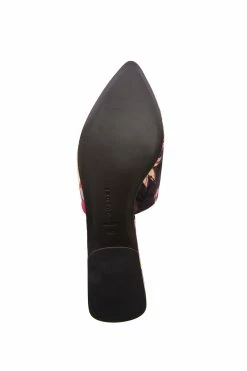 Adore Sayuri Floral Slide -Natori Sales Shop Adore Sayuri Floral Slide Black by Natori 6 04483.1656010640