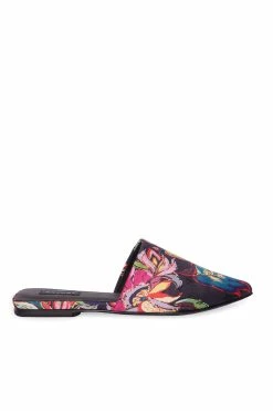 Adore Sayuri Floral Slide -Natori Sales Shop Adore Sayuri Floral Slide Black by Natori 8 94354.1656072253