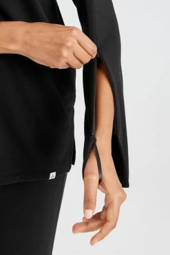 Women's Arm Access Shirt -Natori Sales Shop Arm Acess Top Black by Natori.jpg 4 43691.1644936536