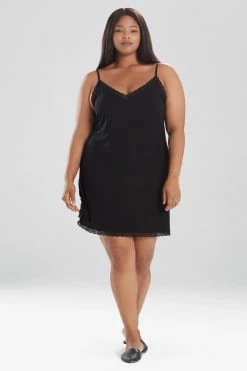Feathers Essentials Chemise 44 Feathers Essentials Chemise -Natori Sales Shop B78129 BLK 4 75961.1616024411