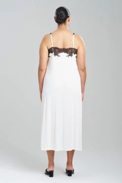 Enchant Lace Applique Gown -Natori Sales Shop Enchant Lace Applique Gown Ivory Black by Natori 2 55331.1689783899
