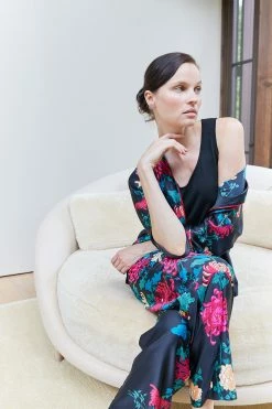 Sakura 14k Scattered Diamond Stud Earrings -Natori Sales Shop FJE0187D YG 11 44823.1601490933