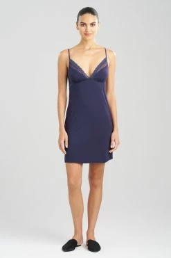 Feathers Essentials Lenzing™ Ecovero™ Viscose Lace Applique Chemise