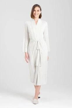 Feathers Essentials Lenzing™ Ecovero™ Viscose Robe