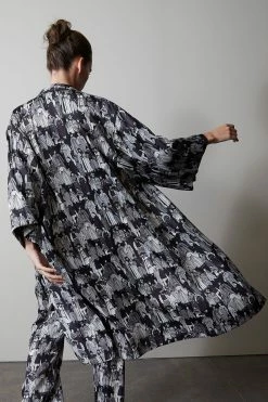 Dynasty Robe -Natori Sales Shop H74082 BGY 4 27944.1625258786