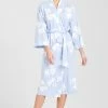 Hana Robe