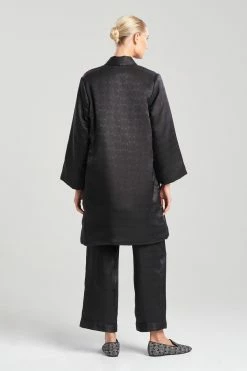 Infinity Jacquard Short Puffer Robe 23 Infinity Jacquard Short Puffer Robe -Natori Sales Shop Infinity Jacquard Short Puffer Robe Black by Natori 2 44954.1668443587
