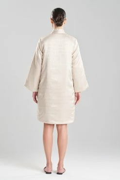 Infinity Jacquard Short Puffer Robe 21 Infinity Jacquard Short Puffer Robe -Natori Sales Shop Infinity Jacquard Short Puffer Robe Sand Taupe by Natori 2 89456.1666020126