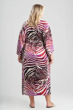 Kuma Robe -Natori Sales Shop Kuma Robe Magenta by Natori 4 94370.1646064350