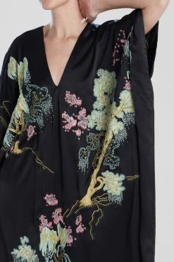 Sansui Embroidered Silk Caftan
