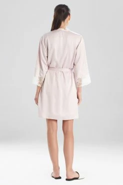 Plume Lace Wrap 17 Plume Lace Wrap -Natori Sales Shop M74057 PFP 2 42857.1610403353