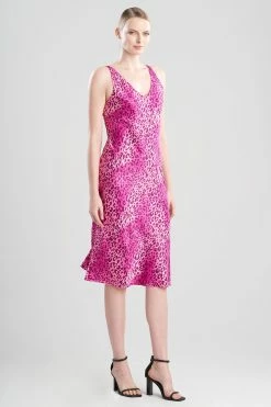 Misty Leopard Gown -Natori Sales Shop Misty Leopard Gown Royal Purple by N Natoriupdated 08710.1660590934
