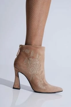 Mitsu Shugo Embroidery Square Heel Ankle Boot -Natori Sales Shop Mitsu Shugo Embroidery Square Heel Ankle Boot Doe by Natori 66038.1662048534