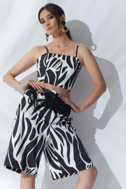 Nagashi Cotton Chino Bustier -Natori Sales Shop Nagashi Cotton Chino Bustier White Black Chino Shorts by Natori 52073.1678910049