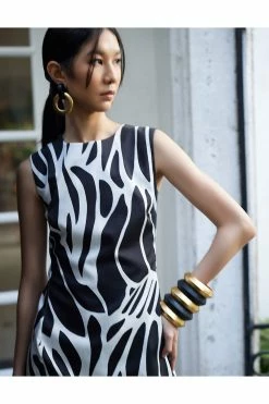 Nagashi Cotton Chino Shift Dress -Natori Sales Shop Nagashi Cotton Chino Shift Dress White Black by Natori 18072.1678906198