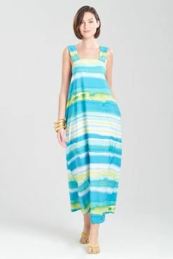 Nikko Getaway Gown