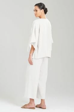Onsen Top 19 Onsen Top -Natori Sales Shop Onsen Top White by Natori 2 2 29401.1678474078