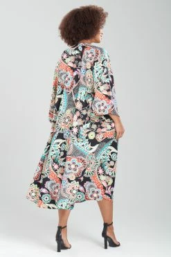 Peizuri Caftan 17 Peizuri Caftan -Natori Sales Shop Peizuri Caftan Black by Natori 4 88947.1675271359