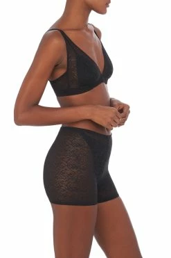 Pretty Smooth Bralette -Natori Sales Shop Pretty Smooth Shortlette Bralette Black by Natori 2 32170.1686934981
