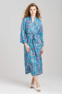 Ren Robe