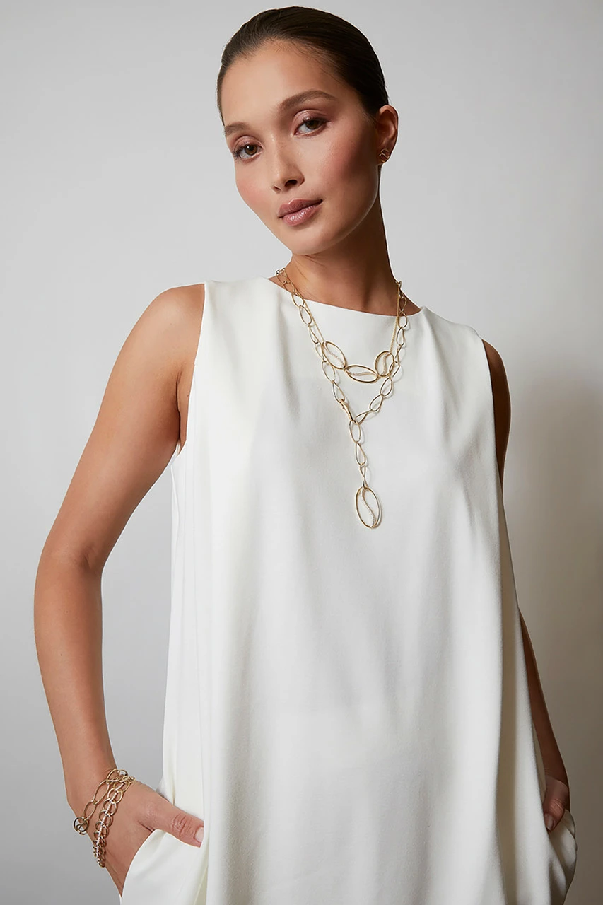 Shangri-La Yin-Yang 14K Gold Diamond Stud Earrings 7 Shangri-La Yin-Yang 14K Gold Diamond Stud Earrings - Image 7