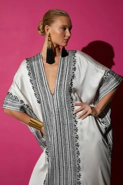Couture Zehra Caftan 8 Couture Zehra Caftan -Natori Sales Shop SHOT 59 4082 33539.1645628907