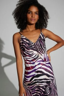 Kuma Gown 11 Kuma Gown -Natori Sales Shop Shot 32 3 29424.1645813761