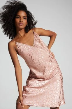 Decadence V-Neck Chemise -Natori Sales Shop Shot 38 54 56128.1655323693