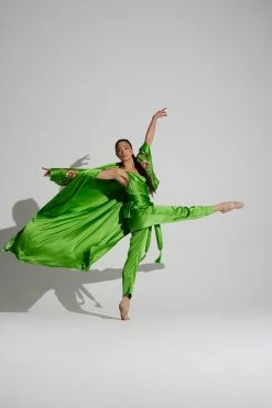 Couture Kamakura Embroidery Robe 9 Couture Kamakura Embroidery Robe -Natori Sales Shop Stella 19 0012 32715.1646942066