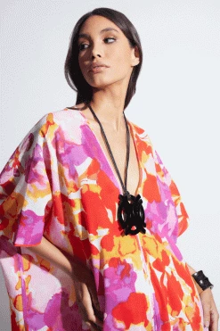 Suisai Getaway Cotton Gauze Caftan 8 Suisai Getaway Cotton Gauze Caftan -Natori Sales Shop Suisai Getaway Cotton Gauze Caftan Fuchsia by Natori 3 25208.1675880603