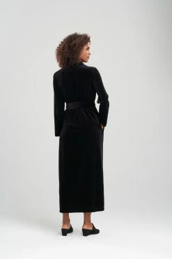 Natalie Velvet Robe -Natori Sales Shop Velvet Robe Black by Natori 2 36872.1641419355