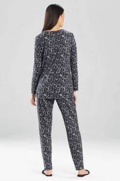 Wild Instinct Cozy PJ -Natori Sales Shop Wild Instinct Leggings Charcoal Animal by N Natori 2 69114.1628462588