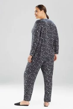 Wild Instinct Cozy PJ -Natori Sales Shop Wild Instinct Leggings Charcoal Animal by N Natori 4 73925.1628462591