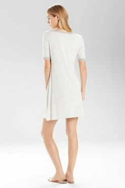 Feathers Essentials Sleepshirt -Natori Sales Shop apiltbxus 30071.1580855253