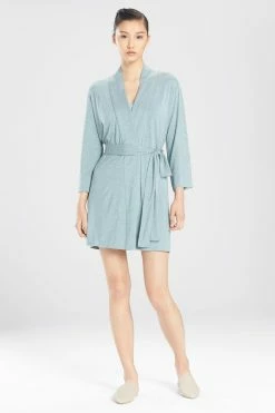 Feathers Essentials Wrap