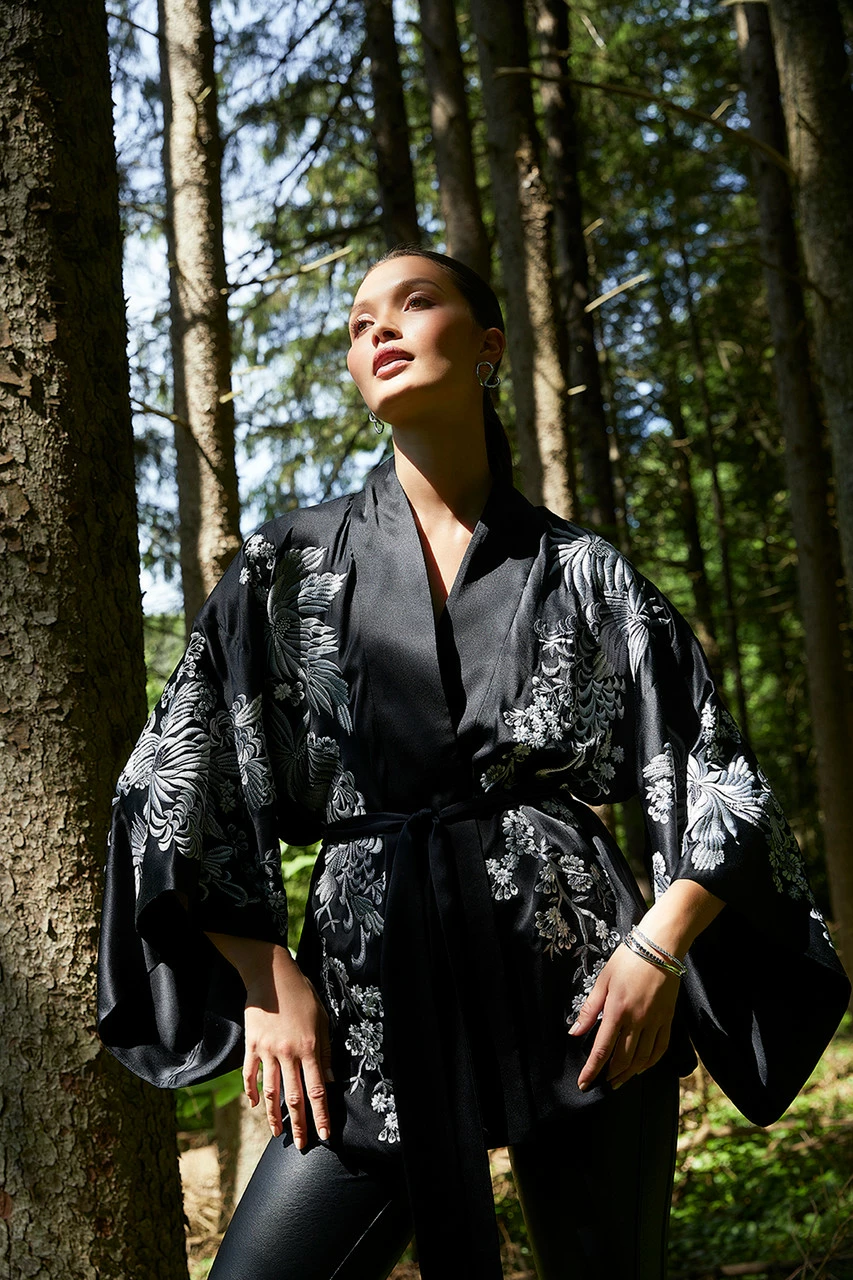 Dragon Embroidery Silk Wrap 5 Dragon Embroidery Silk Wrap - Image 5